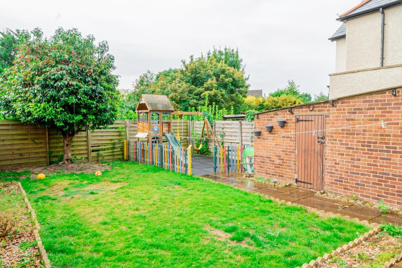 Stunning Place, Close To Windsor & Heathrow & Private Parking Burnham  Εξωτερικό φωτογραφία