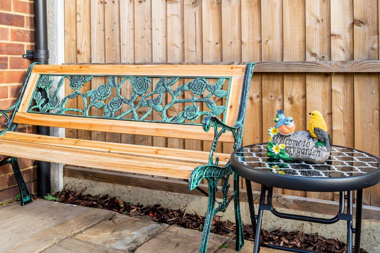 Stunning Place, Close To Windsor & Heathrow & Private Parking Burnham  Εξωτερικό φωτογραφία