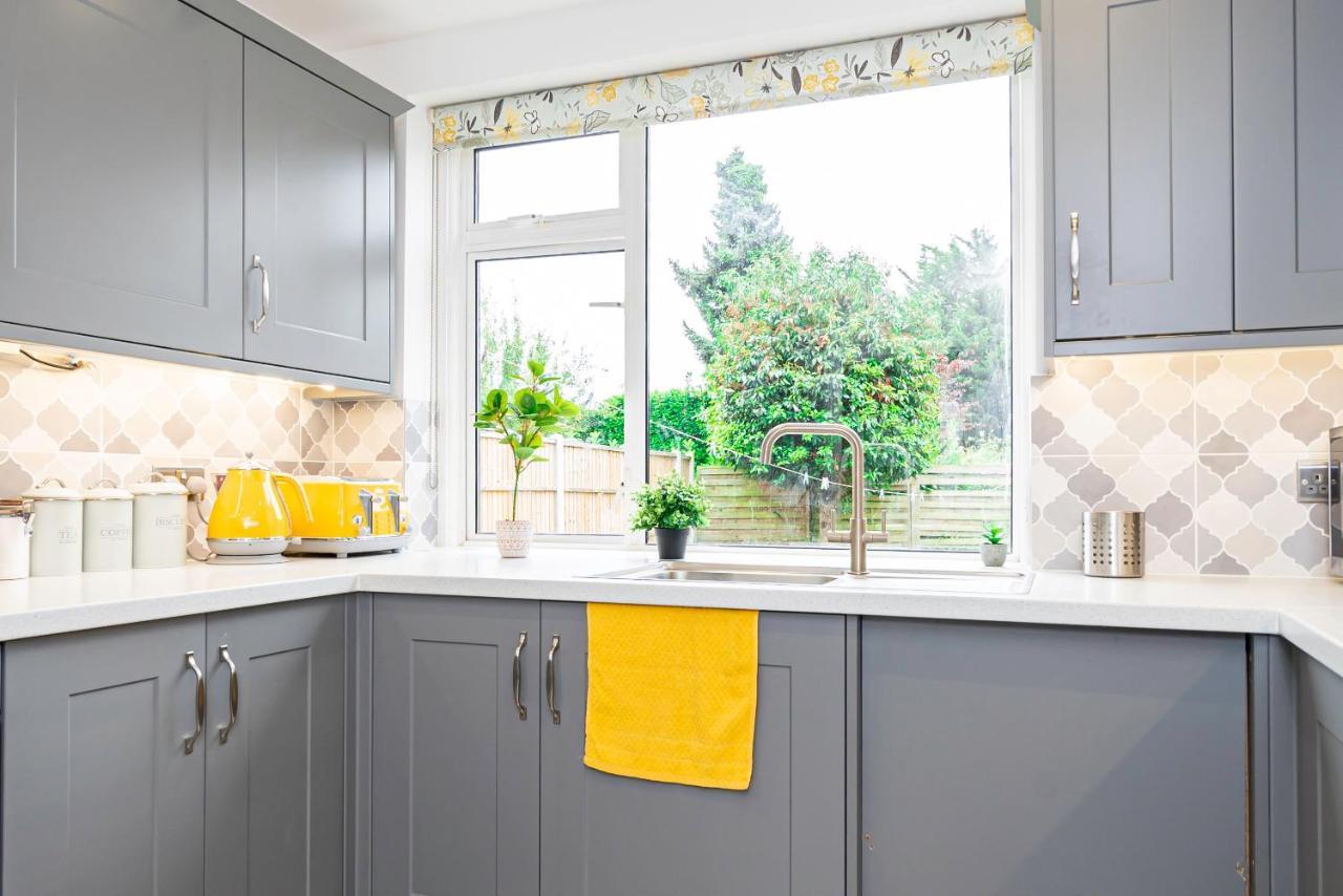 Stunning Place, Close To Windsor & Heathrow & Private Parking Burnham  Εξωτερικό φωτογραφία