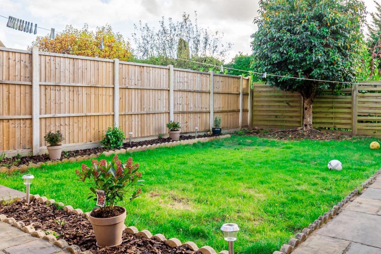 Stunning Place, Close To Windsor & Heathrow & Private Parking Burnham  Εξωτερικό φωτογραφία