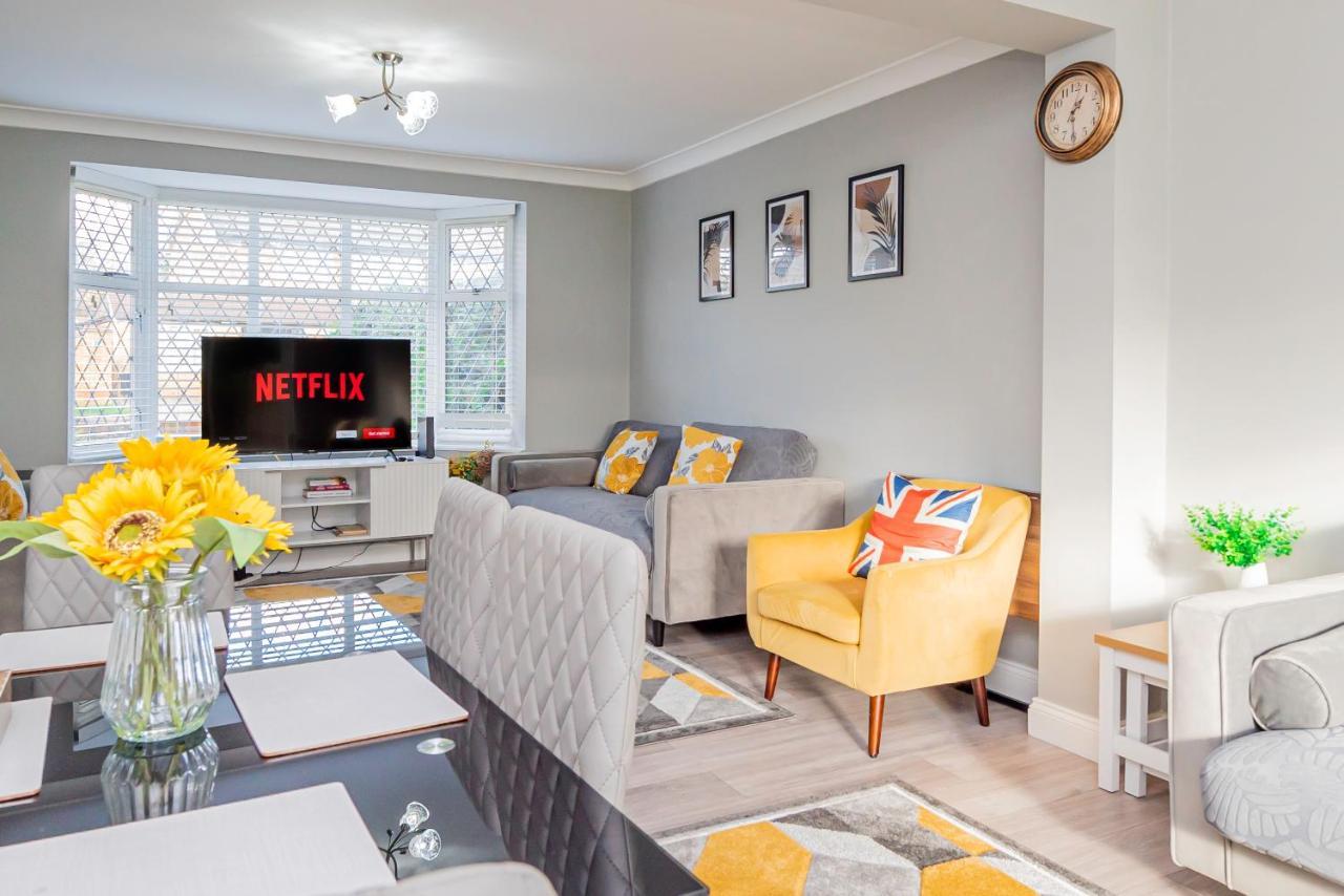 Stunning Place, Close To Windsor & Heathrow & Private Parking Burnham  Εξωτερικό φωτογραφία