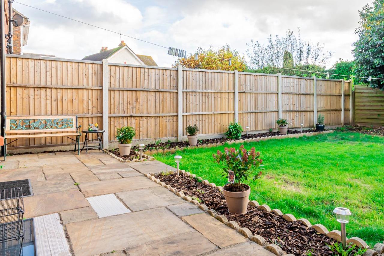 Stunning Place, Close To Windsor & Heathrow & Private Parking Burnham  Εξωτερικό φωτογραφία