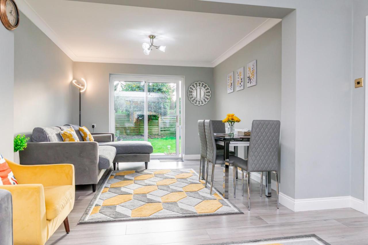 Stunning Place, Close To Windsor & Heathrow & Private Parking Burnham  Εξωτερικό φωτογραφία
