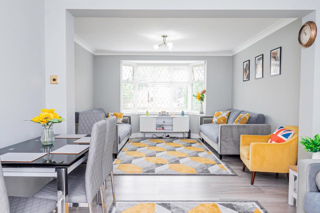 Stunning Place, Close To Windsor & Heathrow & Private Parking Burnham  Εξωτερικό φωτογραφία